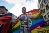 Homofobia nema tvorit narodnu identitu Na Pride vyzveme poslancov aby neprijali zmenu ustavy