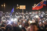 Tisice Slovakov prisli na namestia vyjadrit svoj nesuhlas