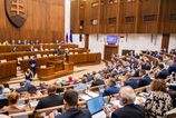 Poslanci ukoncili stredajsie rokovanie diskusiou o vyrocnej sprave SR