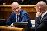 Premier len riesi nasledky svojho zlyhania hovori o podpore Slovalcu opozicna SaS