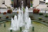 Nitra opat ozyva vodou a svetlom Mesto po rokoch spustilo modernu fontanu na Svatoplukovom namest