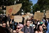 V Kyjeve sa opat rozputali kartonove protesty ludom sa nepaci odvolanie popularneho ministra obrany