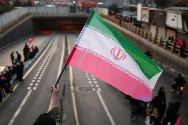 Amnesty: Irán páchal zločiny proti ľudskosti, stovky obetí