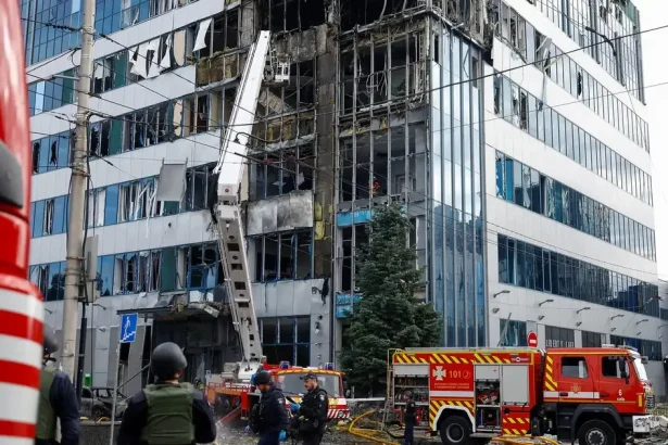 Rusi na Ukrajine cielia aj na dátové centrá. Hrozí Ukrajincom výpadok internetu?