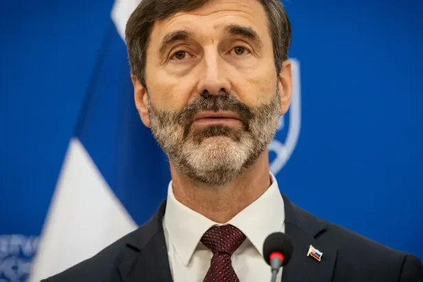 Slovensko sa pridalo k výzve na mier. Štáty tlačia na Rusko, aby prijalo prímerie