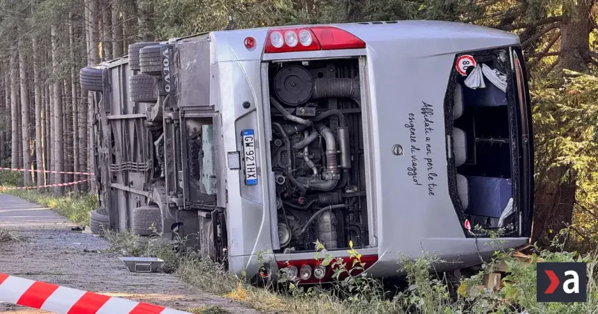 Tragédia na ceste na Oktoberfest: autobus s turistami sa prevrátil, dvaja mŕtvi 1 Tragédia na ceste na Oktoberfest: autobus s turistami sa prevrátil, dvaja mŕtvi