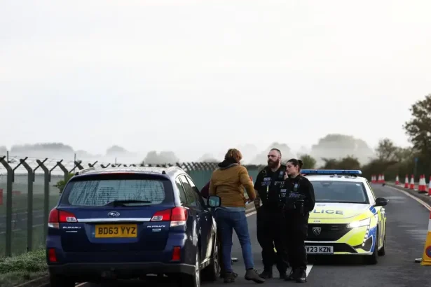 USA: Za plánom útoku na britskú základňu stojí zahraničný aktér