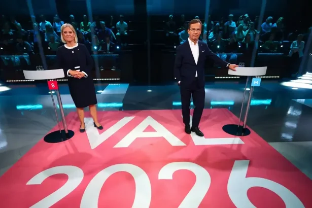 Vo Švédsku sú parlamentné voľby: Výsledok bude tesný, Kristersson súperí s predchodkyňou