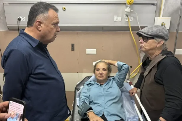 Izrael prepustil deväť podozrivých z útokov na americkú fotografku a francúzskeho starostu