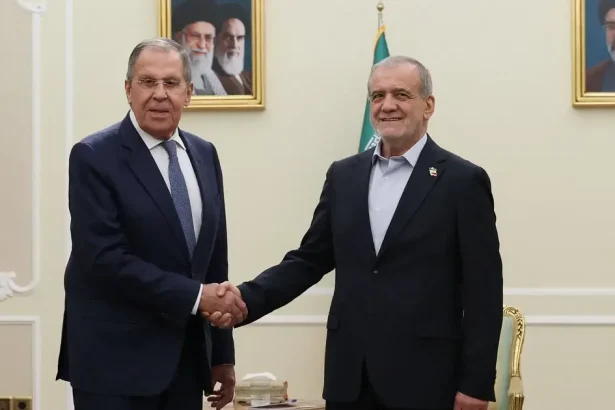 Lavrov pricestoval do Iránu, Rusko a Irán hovoria o historicky tesnej spolupráci
