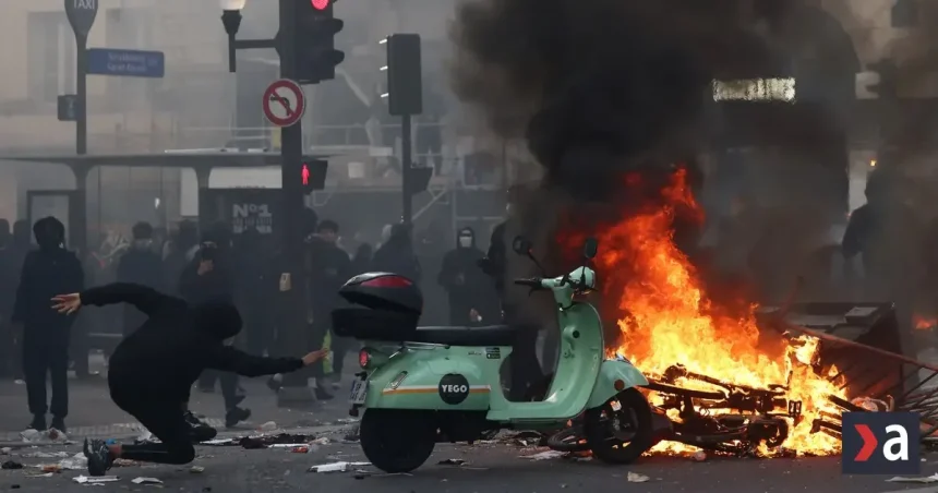 Masové protesty vo Francúzsku: polícia zadržala minimálne 166 osôb