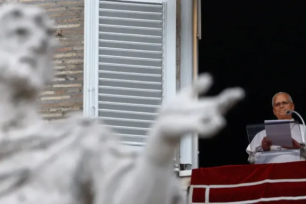 Pápež sa po operácii ukázal na verejnosti a poďakoval za modlitby