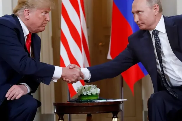 Rusko na Ukrajine veľa nerobí, tvrdí Trump. Lukašenko sa prekvapivo zastal Zelenského