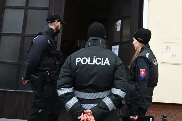 Žilinský súd poslal do väzby mladíka obvineného z vyhrážok dobodaním spolužiakom